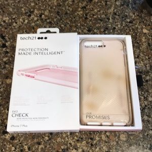 iPhone 7 Plus Tech21 case
